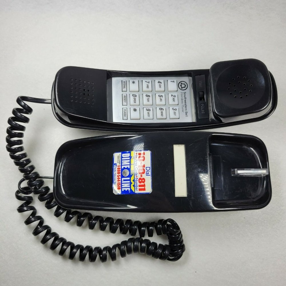 Southwestern Bell Freedom Phone Black FC2556 Desk Wall Telephone with Cord